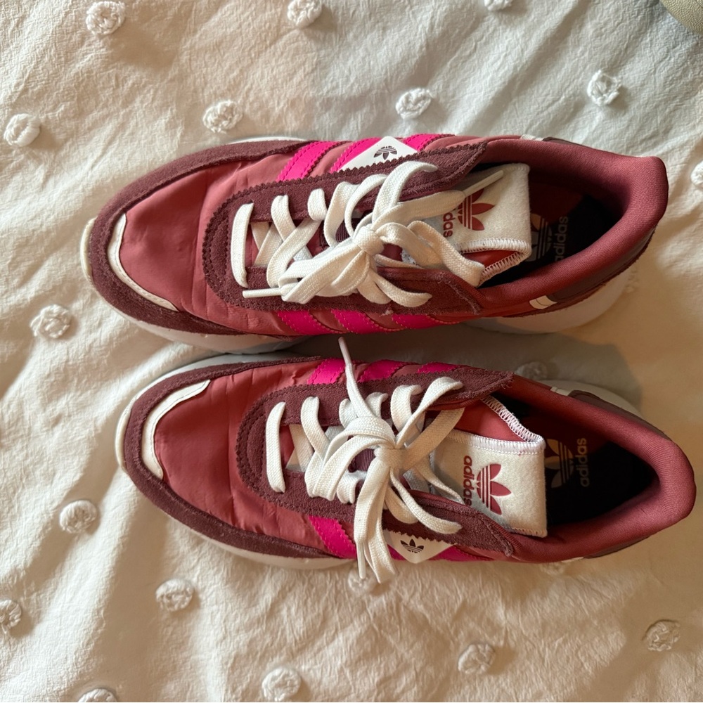 Adidas Sneakers